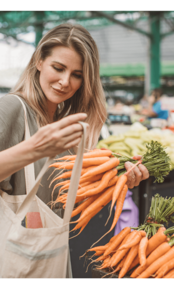 Woman_groceryshopping